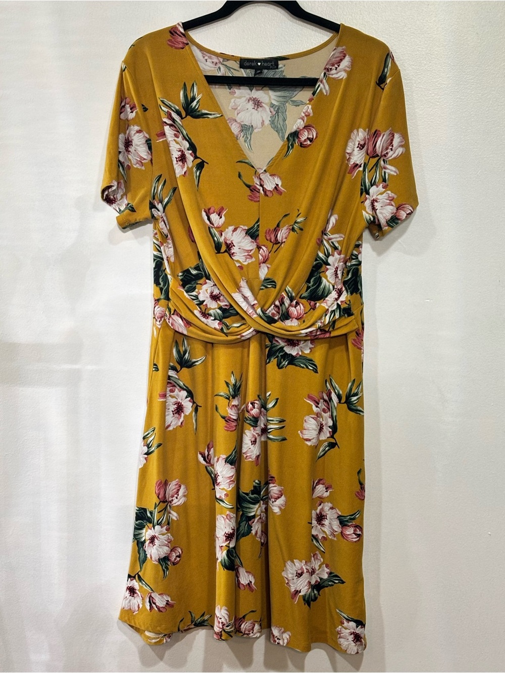 Derek Heart Floral Dress 1X Plus Size Twist Front Mustard Yellow SS Knee Flirty